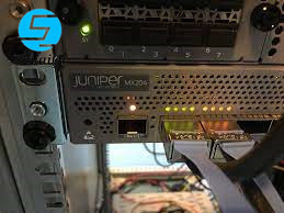 حزم المنتجات الأساسية لسلسلة Juniper MX204-R مع 3 صواني للمراوح و 2 من مزودي الطاقة بوضع R.