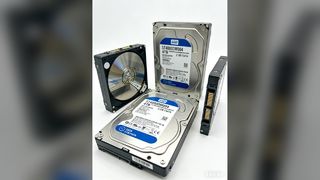 ST4000DM004 4 تيرابايت 3.5 بوصة SATA 6 جيجابايت/ثانية HDD، 5400 دورة في الدقيقة، ذاكرة تخزين مؤقت 256 ميجابايت، سطح المكتب والخادم المنزلي هارد داخلي D