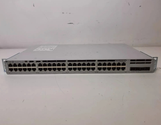 مفتاح سيسكو C9200L-48P-4G-E بـ 48 منفذًا يدعم تقنية PoE+ مع 4 وصلات صاعدة بسرعة 1 جيجابت