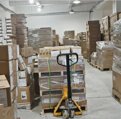 CE6885-48YS8CQ-F، محول Huawei CloudEngine 6800، 48x10GE كهربائي/8x100GE QSFP28/2xAC PSU