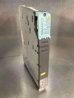 وحدة المحرك المزدوج SINAMICS S120 6SL3120-2TE13-0AA3 (إدخال تيار مستمر 600 فولت، إخراج 3AC 400 فولت 3A/3A، حجم الكتاب من النوع D)