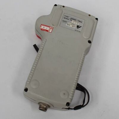 ياسكاوا JZMQZ-TB40 الروبوت تعليم القلادة مع شاشة LCD ملونة نظام ويندوز CE وتصميم يدوي إرغونيمي