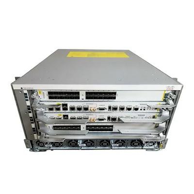 موجه خدمات التجميع Cisco ASR9904 | جهاز توجيه ذو حافة عالية الكثافة من فئة الناقل لمقدمي الخدمة